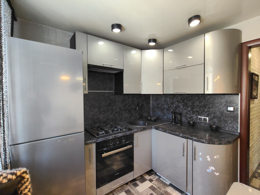 Продам трехкомнатную (3-комн.) квартиру, Мира ул, 53, Йошкар-Ола г