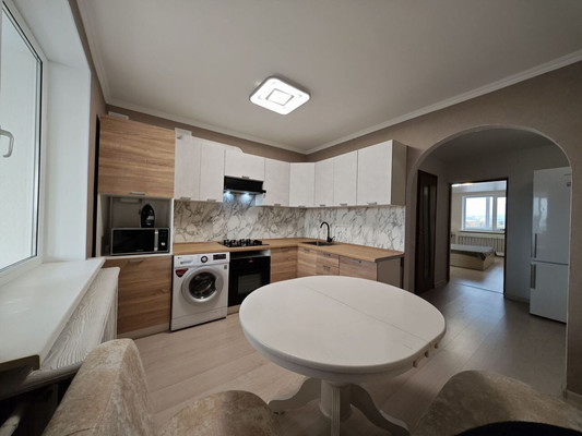 Продам двухкомнатную (2-комн.) квартиру, Толстого ул, 6, Симферополь г