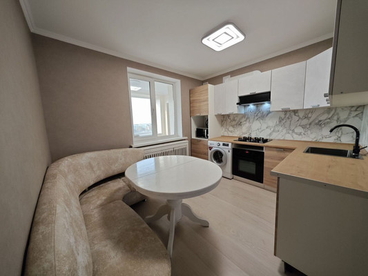 Продам двухкомнатную (2-комн.) квартиру, Толстого ул, 6, Симферополь г