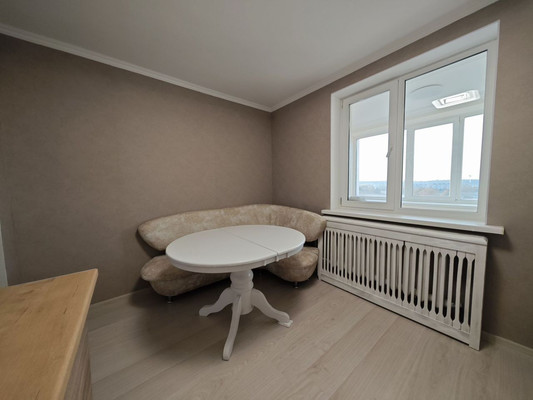 Продам двухкомнатную (2-комн.) квартиру, Толстого ул, 6, Симферополь г