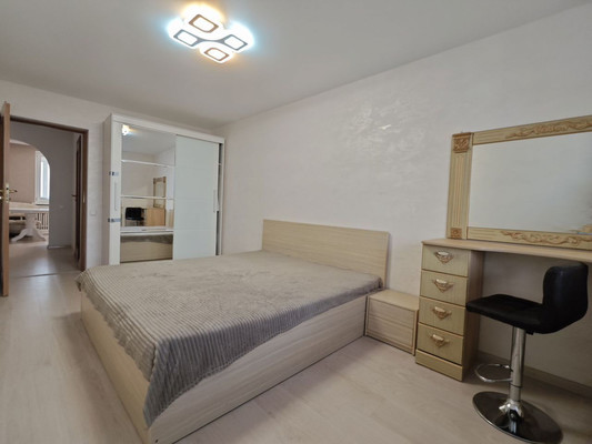 Продам двухкомнатную (2-комн.) квартиру, Толстого ул, 6, Симферополь г