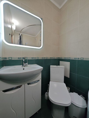 Продам двухкомнатную (2-комн.) квартиру, Толстого ул, 6, Симферополь г