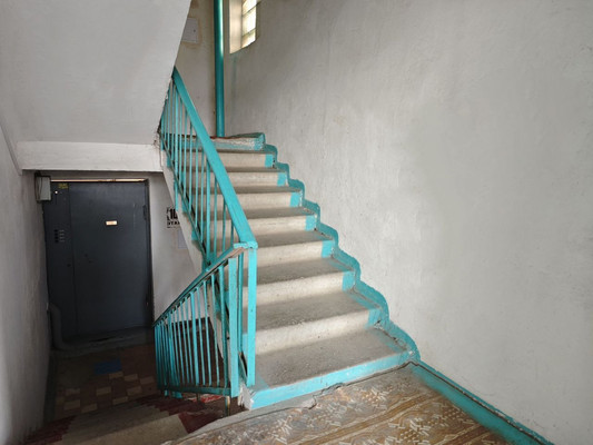 Продам двухкомнатную (2-комн.) квартиру, Толстого ул, 6, Симферополь г