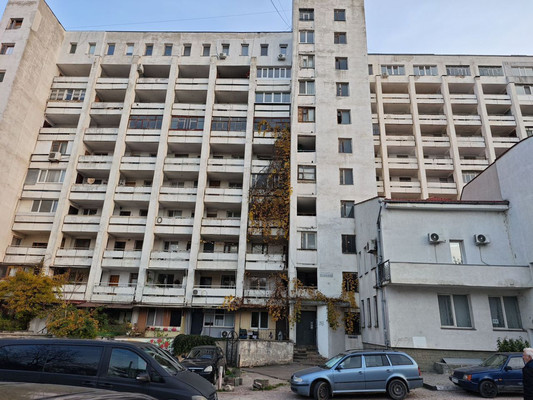 Продам двухкомнатную (2-комн.) квартиру, Толстого ул, 6, Симферополь г