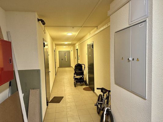 Продам однокомнатную (1-комн.) квартиру, Тихая ул, 13к3, Бугры п