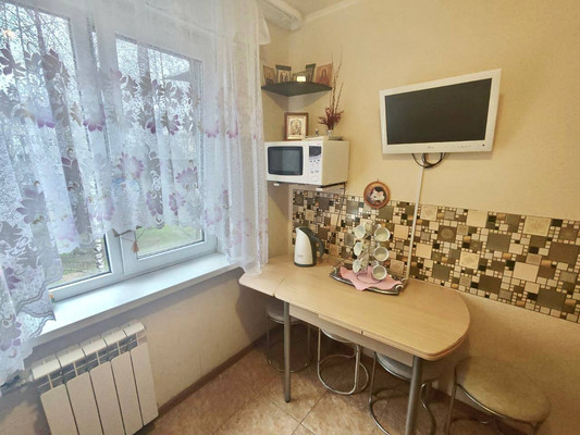 Продам двухкомнатную (2-комн.) квартиру, Ленина ул, 33, Апрелевка г