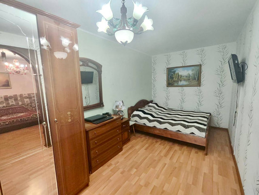 Продам двухкомнатную (2-комн.) квартиру, Ленина ул, 33, Апрелевка г
