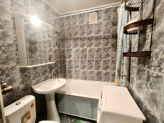 Продам двухкомнатную (2-комн.) квартиру, Ленина ул, 33, Апрелевка г