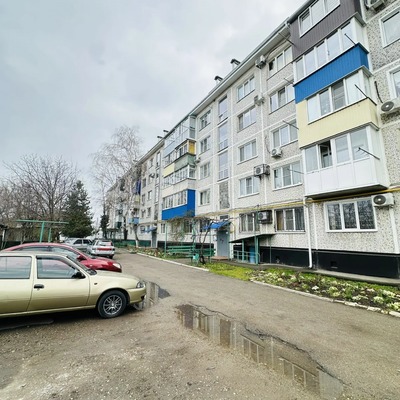 Продам двухкомнатную (2-комн.) квартиру, Ленинградская ул, 133, Тихорецк г