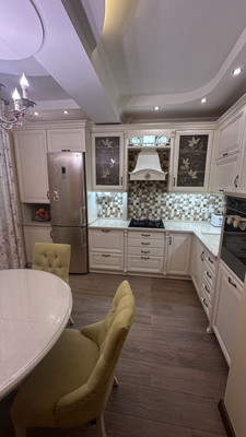 Продам двухкомнатную (2-комн.) квартиру, Победы пр-кт, 74А, Симферополь г