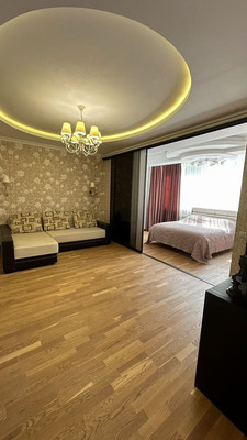 Продам двухкомнатную (2-комн.) квартиру, Победы пр-кт, 74А, Симферополь г