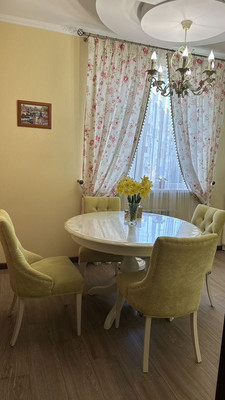 Продам двухкомнатную (2-комн.) квартиру, Победы пр-кт, 74А, Симферополь г