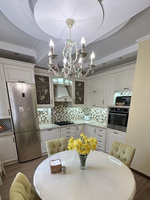 Продам двухкомнатную (2-комн.) квартиру, Победы пр-кт, 74А, Симферополь г