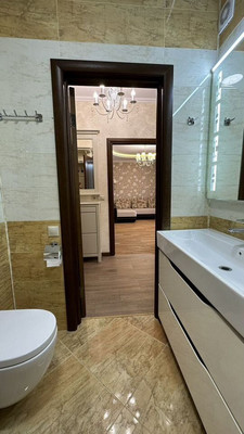 Продам двухкомнатную (2-комн.) квартиру, Победы пр-кт, 74А, Симферополь г