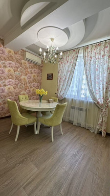 Продам двухкомнатную (2-комн.) квартиру, Победы пр-кт, 74А, Симферополь г