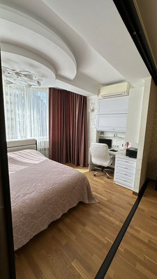 Продам двухкомнатную (2-комн.) квартиру, Победы пр-кт, 74А, Симферополь г