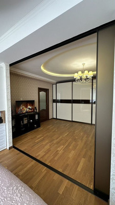 Продам двухкомнатную (2-комн.) квартиру, Победы пр-кт, 74А, Симферополь г