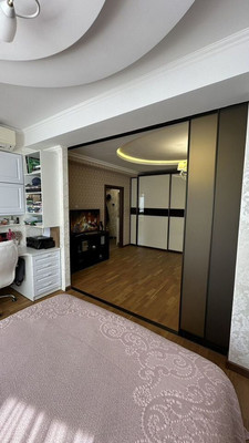 Продам двухкомнатную (2-комн.) квартиру, Победы пр-кт, 74А, Симферополь г