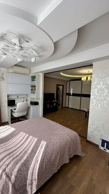 Продам двухкомнатную (2-комн.) квартиру, Победы пр-кт, 74А, Симферополь г