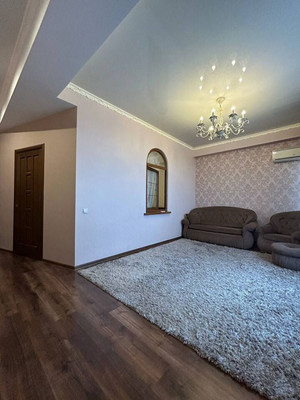 Продам трехкомнатную (3-комн.) квартиру, Балаклавская ул, 41А, Симферополь г