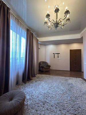 Продам трехкомнатную (3-комн.) квартиру, Балаклавская ул, 41А, Симферополь г