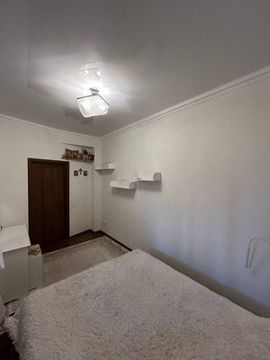 Продам трехкомнатную (3-комн.) квартиру, Балаклавская ул, 41А, Симферополь г