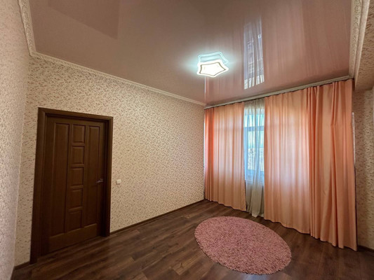 Продам трехкомнатную (3-комн.) квартиру, Балаклавская ул, 41А, Симферополь г