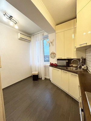 Продам трехкомнатную (3-комн.) квартиру, Балаклавская ул, 41А, Симферополь г