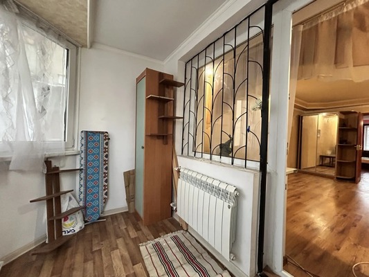 Продам двухкомнатную (2-комн.) квартиру, Кирова пр-кт, 82, Симферополь г