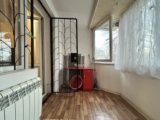 Продам двухкомнатную (2-комн.) квартиру, Кирова пр-кт, 82, Симферополь г