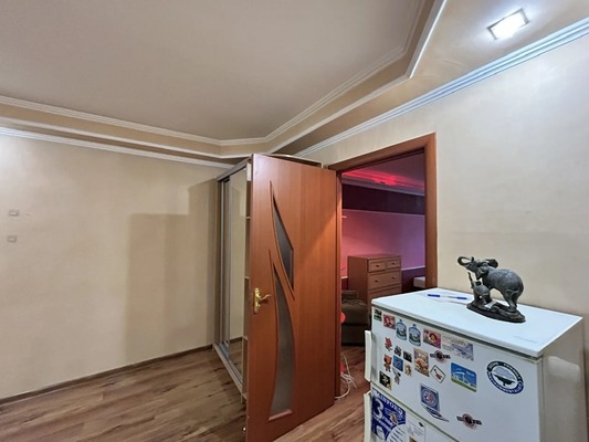 Продам двухкомнатную (2-комн.) квартиру, Кирова пр-кт, 82, Симферополь г