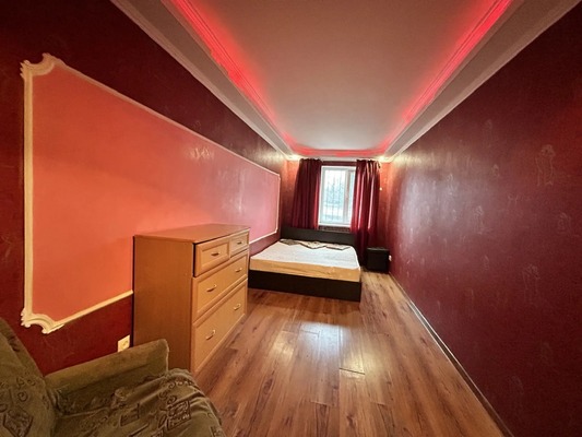 Продам двухкомнатную (2-комн.) квартиру, Кирова пр-кт, 82, Симферополь г