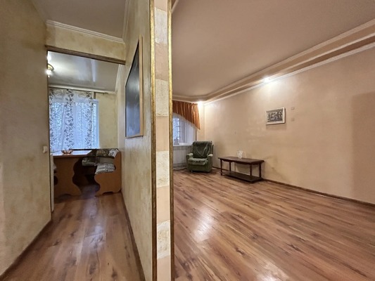 Продам двухкомнатную (2-комн.) квартиру, Кирова пр-кт, 82, Симферополь г