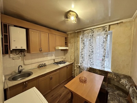 Продам двухкомнатную (2-комн.) квартиру, Кирова пр-кт, 82, Симферополь г