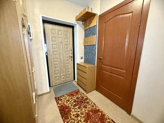 Продам трехкомнатную (3-комн.) квартиру, Десятинная ул, 11, Зверево д