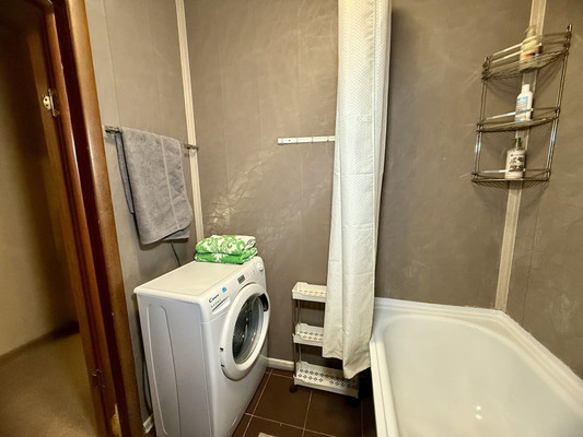 Продам трехкомнатную (3-комн.) квартиру, Десятинная ул, 11, Зверево д