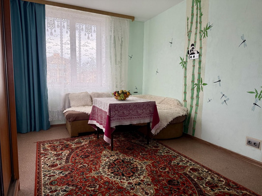 Продам трехкомнатную (3-комн.) квартиру, Десятинная ул, 11, Зверево д