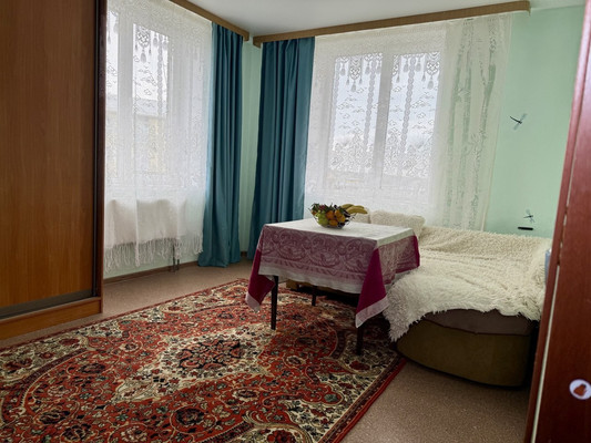 Продам трехкомнатную (3-комн.) квартиру, Десятинная ул, 11, Зверево д