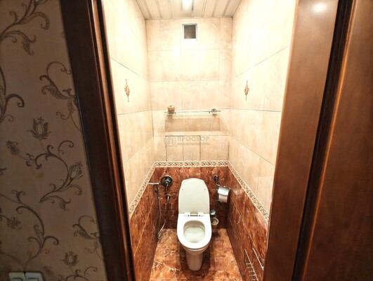 Продам трехкомнатную (3-комн.) квартиру, Азовская ул, 9к2, Москва г