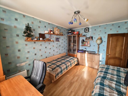 Продам трехкомнатную (3-комн.) квартиру, Азовская ул, 9к2, Москва г