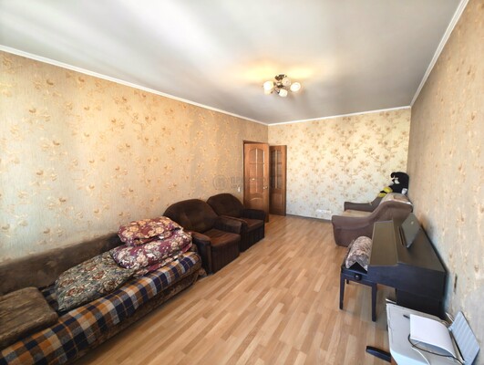 Продам трехкомнатную (3-комн.) квартиру, Азовская ул, 9к2, Москва г