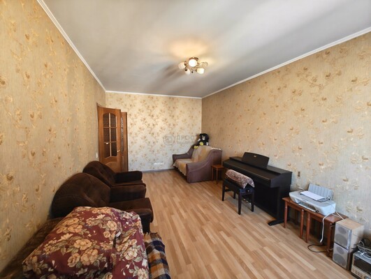 Продам трехкомнатную (3-комн.) квартиру, Азовская ул, 9к2, Москва г