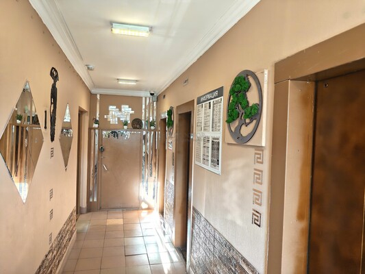 Продам трехкомнатную (3-комн.) квартиру, Азовская ул, 9к2, Москва г