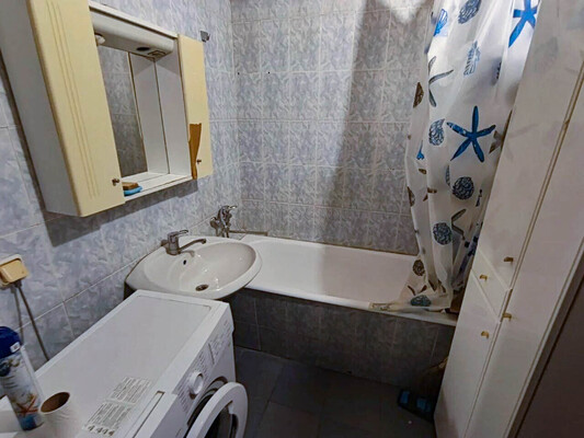 Продам трехкомнатную (3-комн.) квартиру, Окружной проезд, 14к1, Москва г