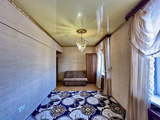 Продам трехкомнатную (3-комн.) квартиру, Окружной проезд, 14к1, Москва г