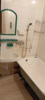 Продам двухкомнатную (2-комн.) квартиру, Зарайская ул, 19, Москва г