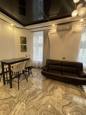 Сдам двухкомнатную (2-комн.) квартиру, Дмитровка Б. ул, 7/5, Москва г