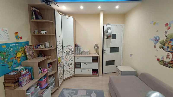 Продам трехкомнатную (3-комн.) квартиру, Карамзина ул, 25, Новороссийск г