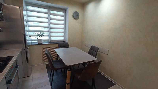 Продам трехкомнатную (3-комн.) квартиру, Карамзина ул, 25, Новороссийск г