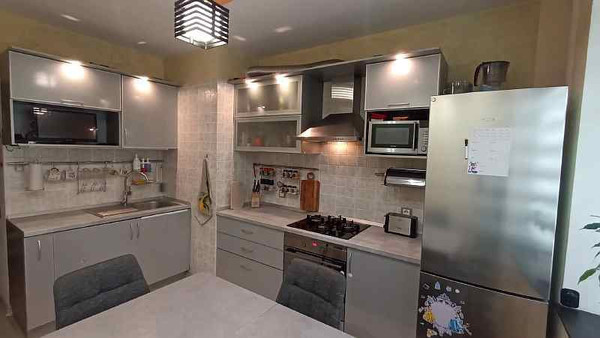 Продам трехкомнатную (3-комн.) квартиру, Карамзина ул, 25, Новороссийск г